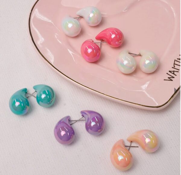 Teardrop-Shaped Acrylic Earrings