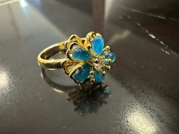 Elevate Your Style with an Exquisite Flower-Shaped Ring - Image 2